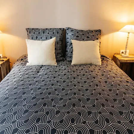 Le Logis Du Vieux Donjon Ferienhaus *